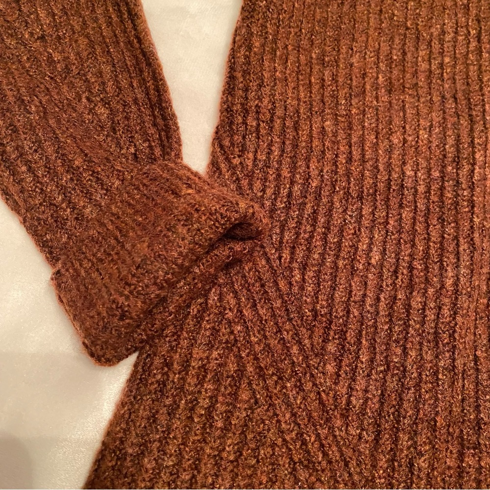 Sweater - Picture 3 of 5